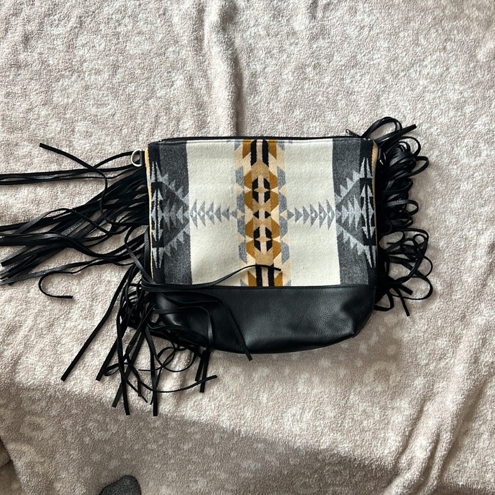Large Fringe Crossbody Bag-Rancho Arroyo Silver-Black Leather fringe Bag - Picture 3 of 5